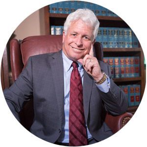 steve-brian-davis-attorney-at-law-san-diego-portrait-chair